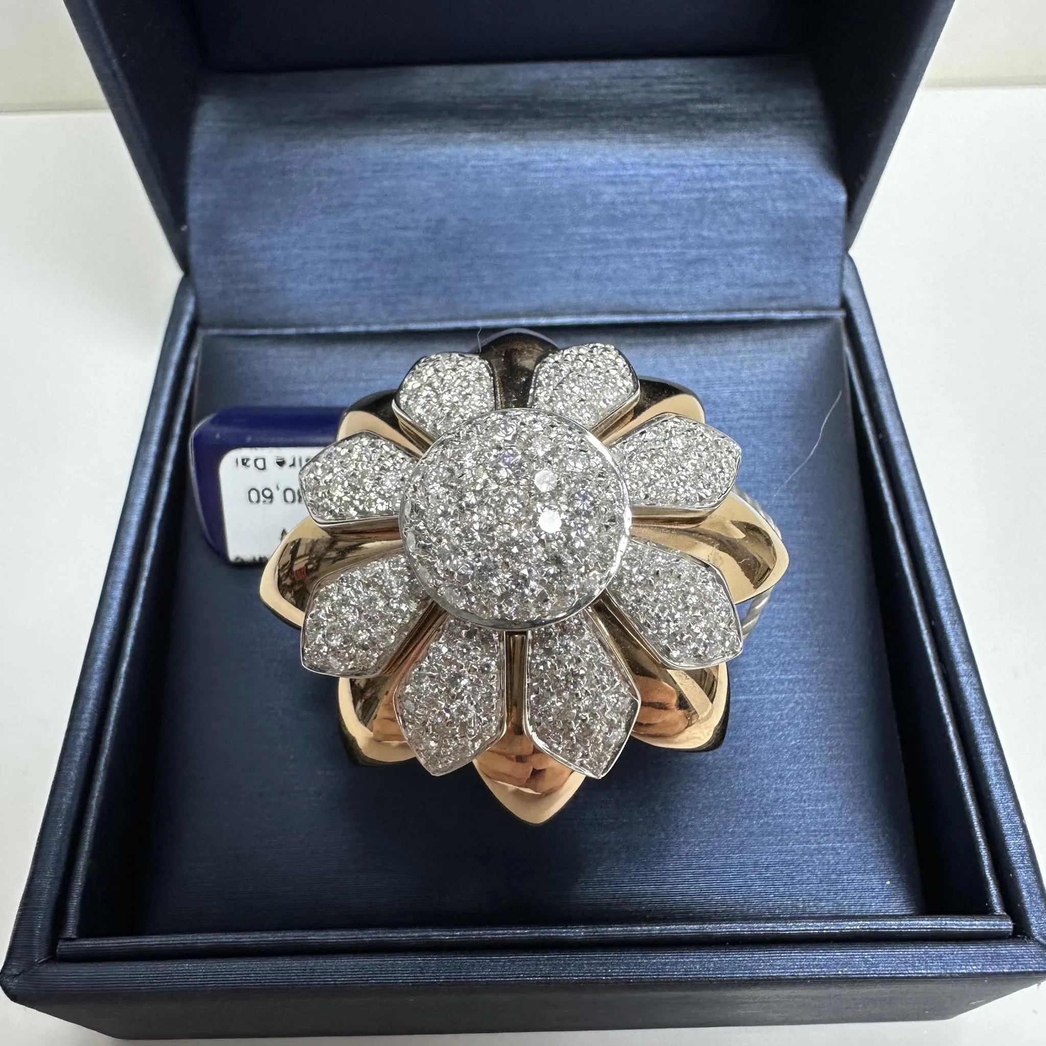 Anello Dartizio Gioielli a Fiore in Oro Bianco e Rosè con Diamanti