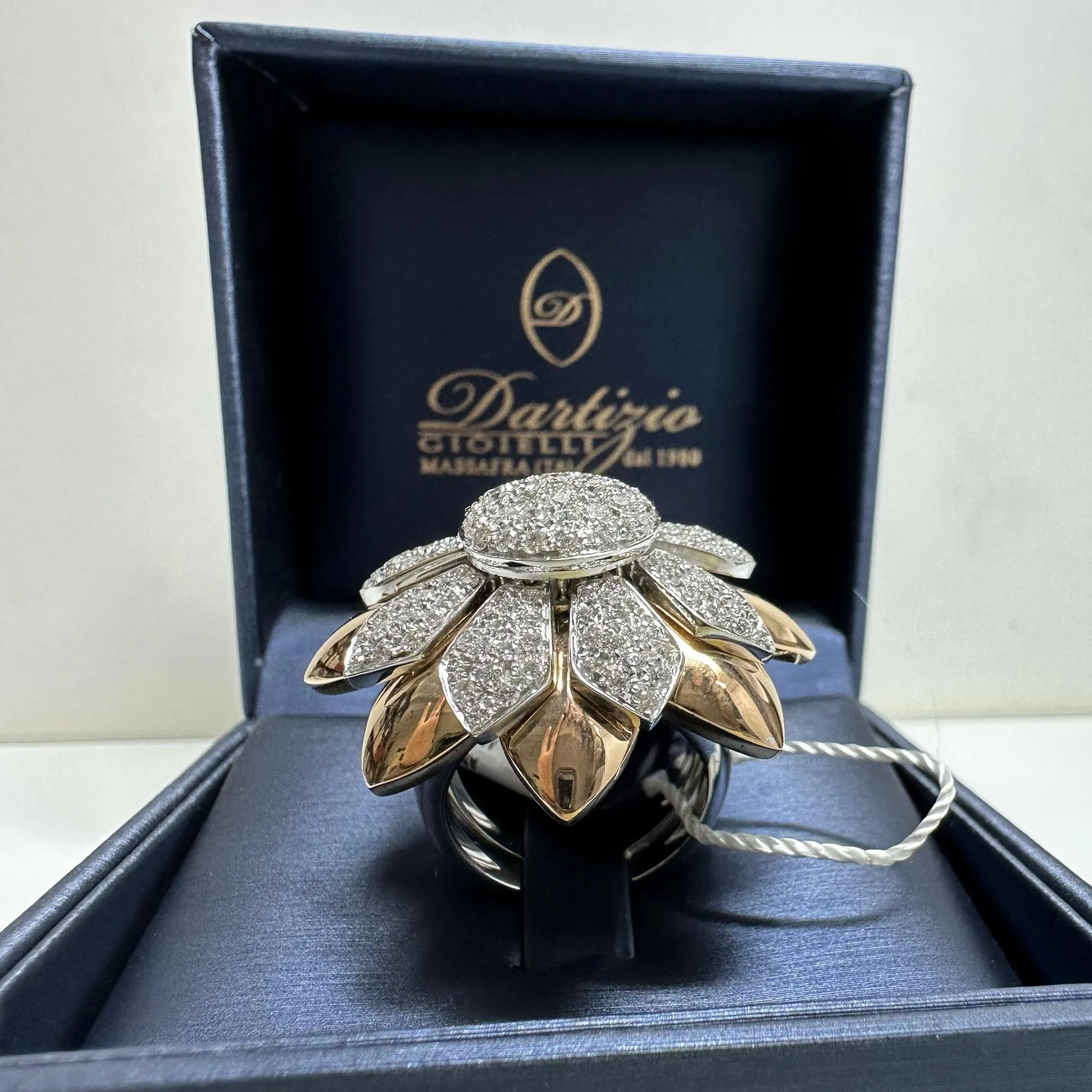 Anello Dartizio Gioielli a Fiore in Oro Bianco e Rosè con Diamanti