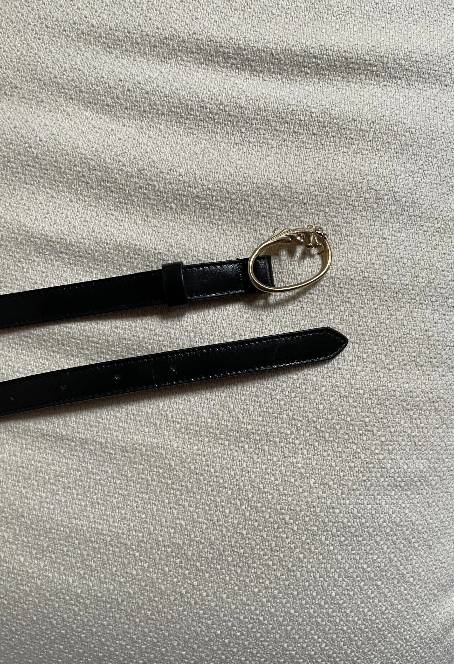Cintura REMAKE TEA in pelle nera con fibbia vintage anni ’50